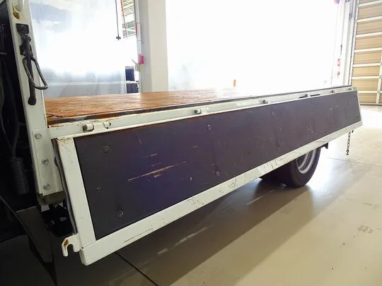 エルフ 2t FFL 標準 平ボデー 総重量5t未満