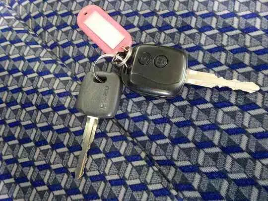 エルフ 2t FFL 標準 平ボデー 総重量5t未満