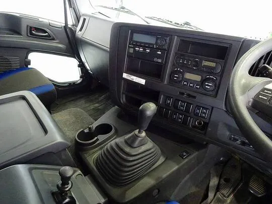 ギガ 13.5t 4軸 アルミウイング リアエアサス 380ps