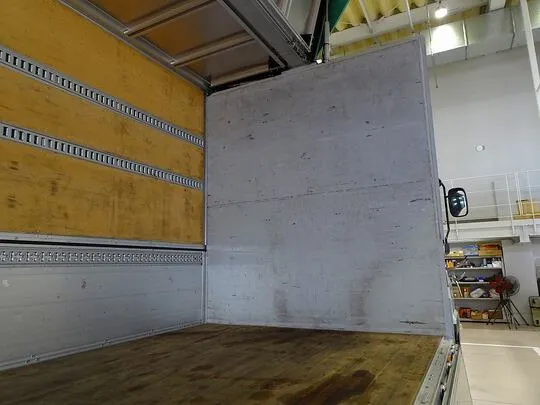 ギガ 13.5t 4軸 アルミウイング リアエアサス 380ps