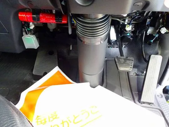 エルフ 1.55t 4WD FFL Wタイヤ 平ボデー 未使用車