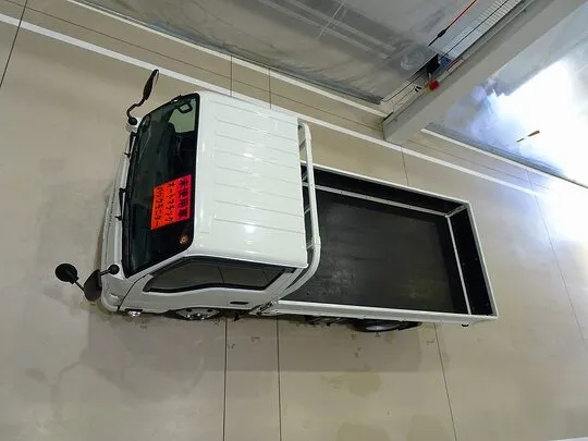 エルフ 1.55t 4WD FFL Wタイヤ 平ボデー 未使用車