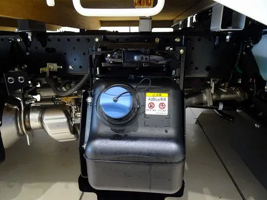 エルフ 1.55t 4WD FFL Wタイヤ 平ボデー 未使用車