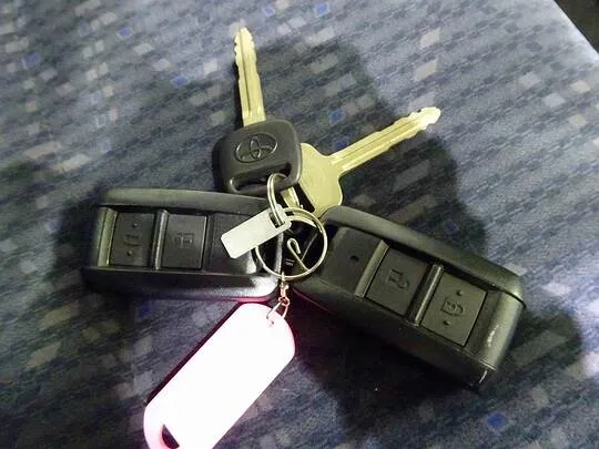 ダイナ 2t FJL 標準セミロング 平ボデー 総重量5t未満