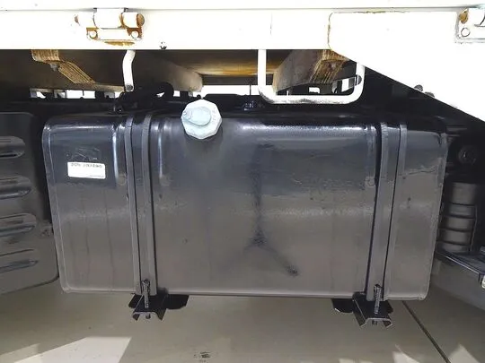 エルフ 1.5t 4WD FFL Sタイヤ 平ボデー