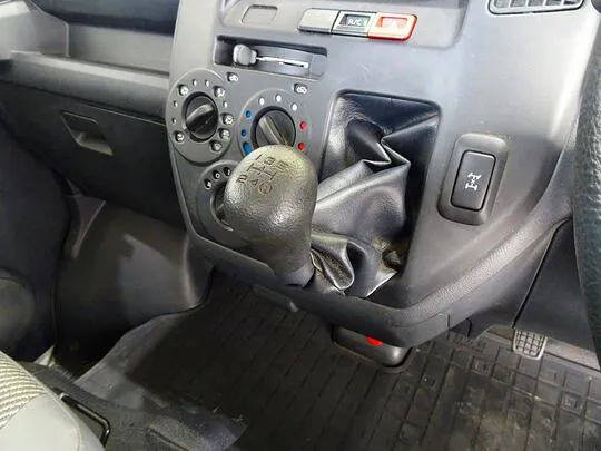 ボンゴトラック STD 0.75t 4ＷＤ Sタイヤ 平ボデー ガソリン