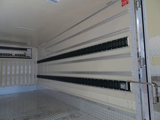 デュトロ 2.95t FJL 標準ロング 中温冷凍車