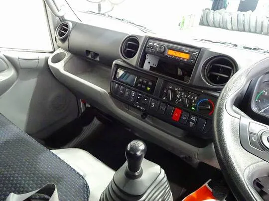 デュトロ 2.95t FJL 標準ロング 中温冷凍車