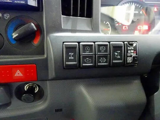 エルフ 2t 4WD FFL 標準 平ボデー 総重量5t未満