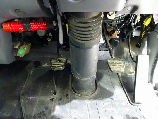 エルフ 2t 4WD FFL 標準 平ボデー 総重量5t未満