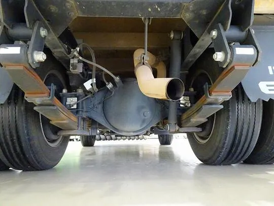 エルフ 2t 4WD FFL 標準 平ボデー 総重量5t未満