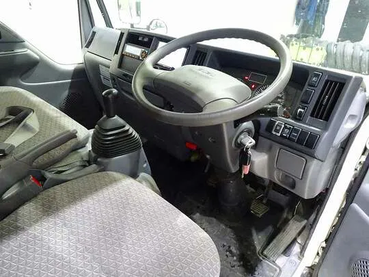 エルフ 2t 4WD FFL 標準 平ボデー 総重量5t未満