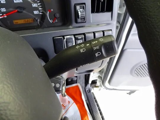 エルフ 2t FFL 標準 平ボデー 総重量5t未満