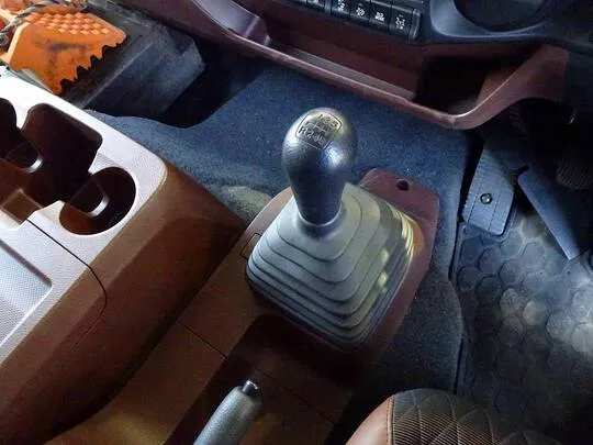 レンジャー 4.2t 増トン 標準ベッド付 アルミブロック タダノ4段クレーン付 240ps