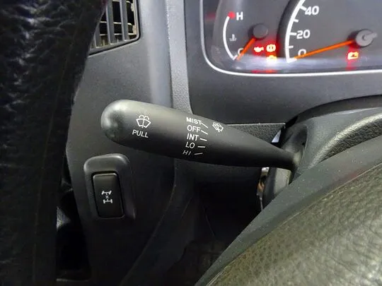 ライトエーストラック DX 0.75t 4WD Sタイヤ 平ボデー ガソリン