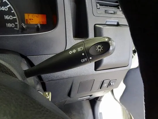 ライトエーストラック DX 0.75t 4WD Sタイヤ 平ボデー ガソリン