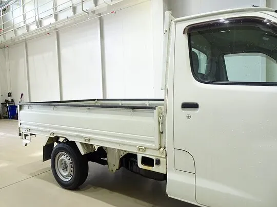 ライトエーストラック DX 0.75t 4WD Sタイヤ 平ボデー ガソリン