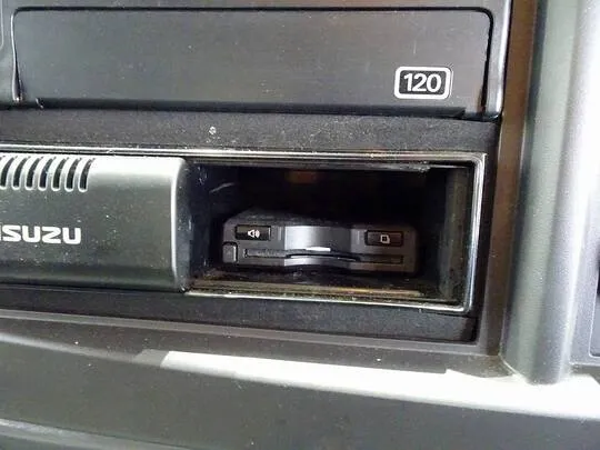 フォワード 2.9t ワイドベッド付 アルミウイング 210ps