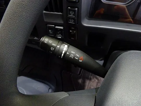 フォワード 2.9t ワイドベッド付 アルミウイング 210ps