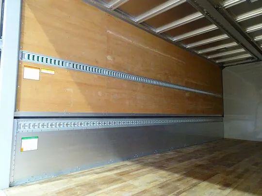 フォワード 2.9t ワイドベッド付 アルミウイング 210ps