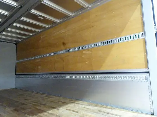 フォワード 2.9t ワイドベッド付 アルミウイング 210ps