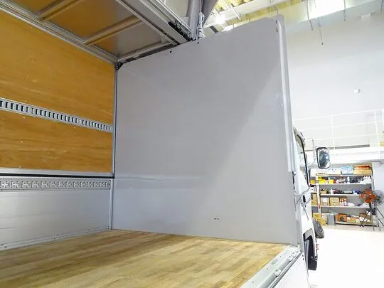 フォワード 2.9t ワイドベッド付 アルミウイング 210ps