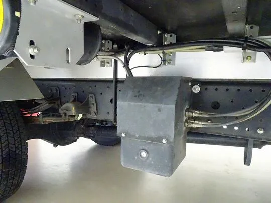 フォワード 2.9t ワイドベッド付 アルミウイング 210ps