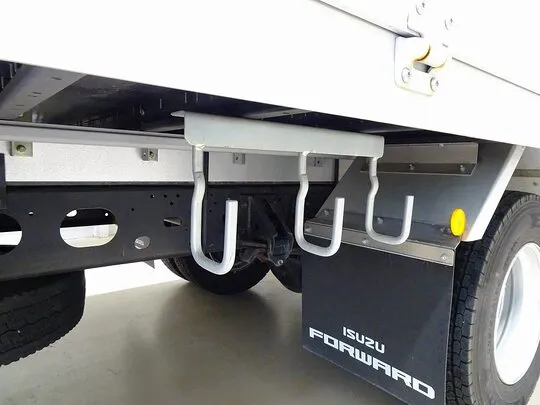 フォワード 2.9t ワイドベッド付 アルミウイング 210ps