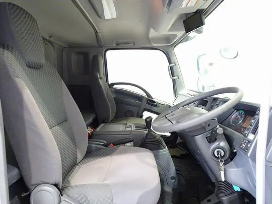 フォワード 2.9t ワイドベッド付 アルミウイング 210ps