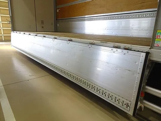 フォワード 2.25t ワイドベッド付 アルミウイング 格納ゲート付 リアエアサス 210ps