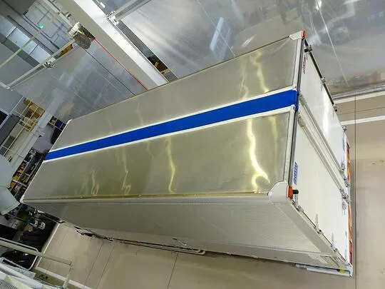 フォワード 2.25t ワイドベッド付 アルミウイング 格納ゲート付 リアエアサス 210ps