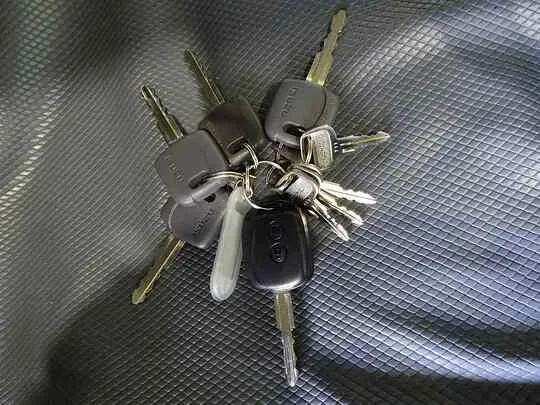 フォワード 2.25t ワイドベッド付 アルミウイング 格納ゲート付 リアエアサス 210ps