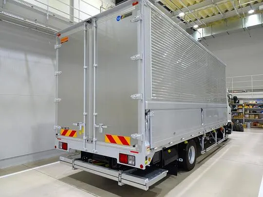 レンジャー 2.2t ワイドベッド付 アルミウイング 格納ゲート付 リアエアサス 未使用車 240ps