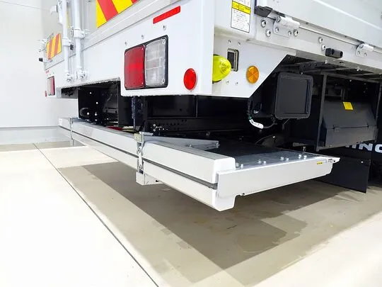 レンジャー 2.2t ワイドベッド付 アルミウイング 格納ゲート付 リアエアサス 未使用車 240ps