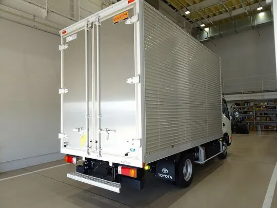 ダイナ 2t FJL 標準セミロング アルミバン 総重量5t未満