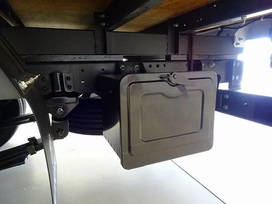 ダイナ 2t FJL 標準セミロング アルミバン 総重量5t未満