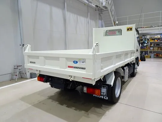 デュトロ 2t FJL 支柱レス強化ダンプ 未使用車