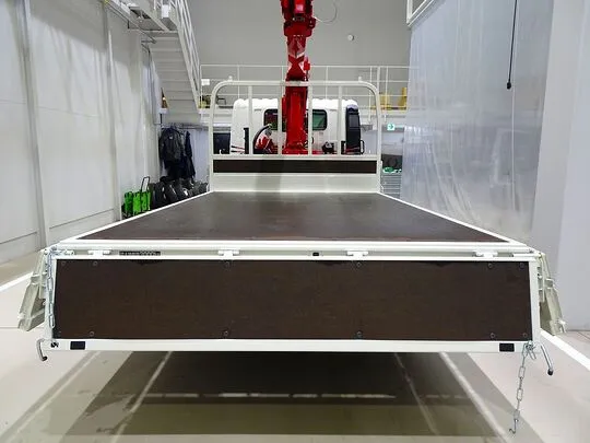 デュトロ 3t 4WD 高床 ワイドロング ユニック4段クレーン付 未使用車