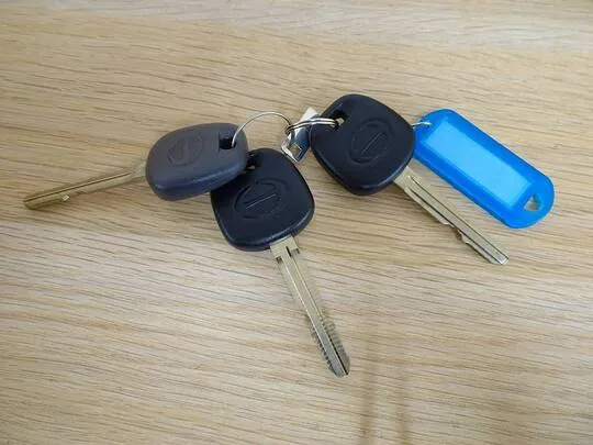 デュトロ 3t 4WD 高床 ワイドロング ユニック4段クレーン付 未使用車