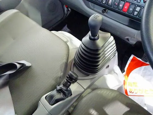 デュトロ 2.75t 4No. 4WD FJL 強化ダンプ 未使用車