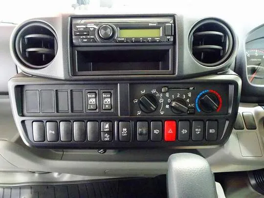 ダイナ 1.25t 4WD FJL Wタイヤ Wキャブ 未使用車