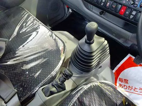 デュトロ 2t FJL 標準 平ボデー 総重量5t未満 未使用車