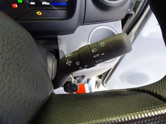 デュトロ 2t FJL 標準 平ボデー 総重量5t未満 未使用車