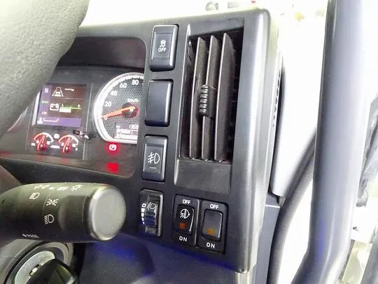 フォワード 2.3t 標準ベッドレス タダノ4段クレーン付 210ps