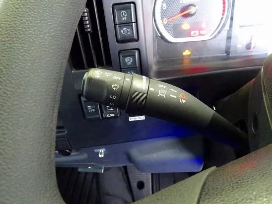 フォワード 2.3t 標準ベッドレス タダノ4段クレーン付 210ps