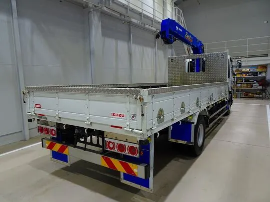 フォワード 2.3t 標準ベッドレス タダノ4段クレーン付 210ps