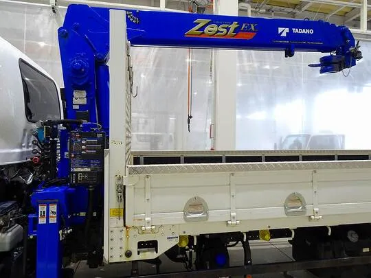 フォワード 2.3t 標準ベッドレス タダノ4段クレーン付 210ps