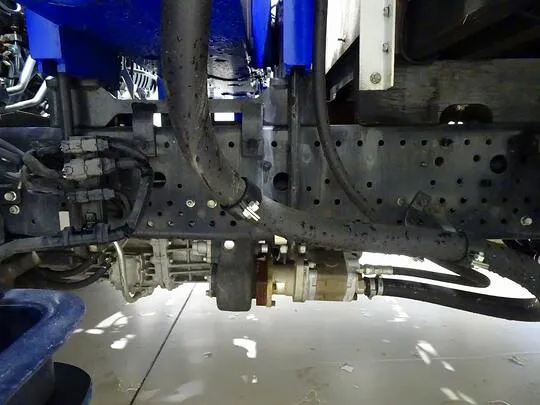 フォワード 2.3t 標準ベッドレス タダノ4段クレーン付 210ps