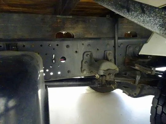 フォワード 2.3t 標準ベッドレス タダノ4段クレーン付 210ps