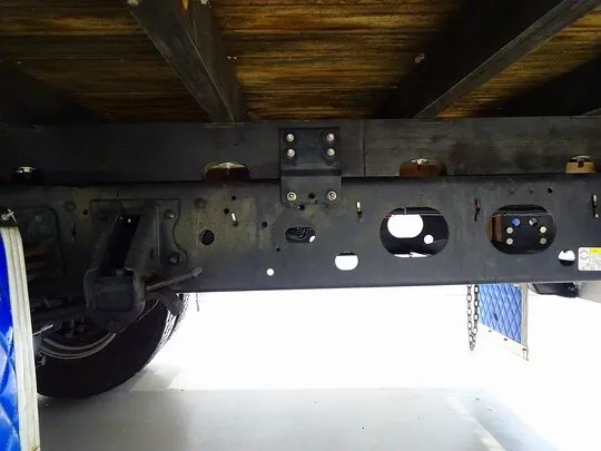 フォワード 2.3t 標準ベッドレス タダノ4段クレーン付 210ps